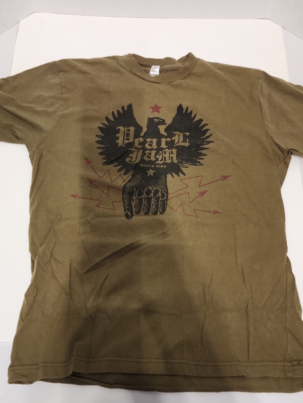Pearl Olive Green Short Sleeve Graphic Tee with Black and Red Print